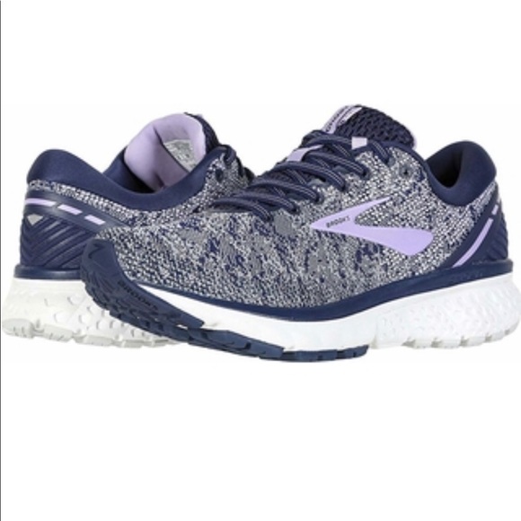 brooks women's ghost 11 running